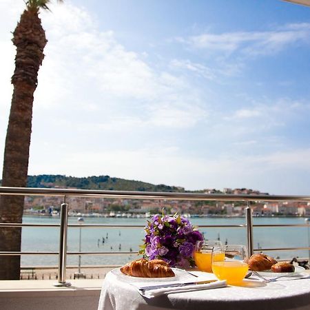 Apartments Svjetlana Trogir Exterior foto
