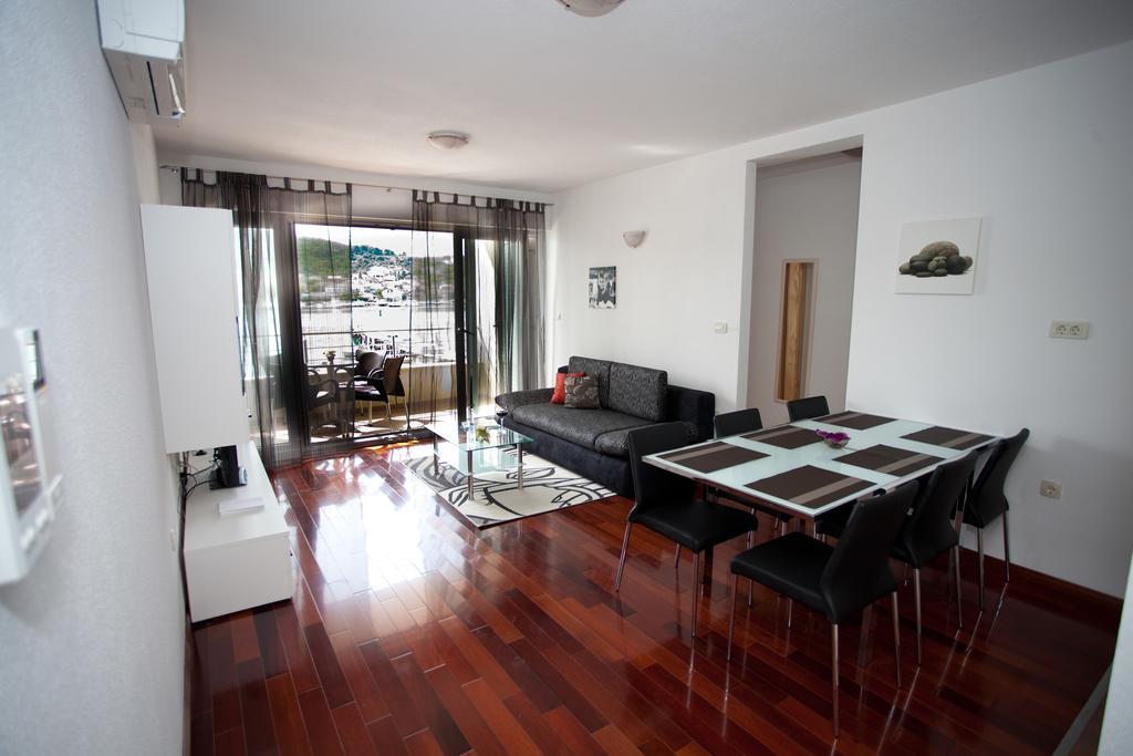 Apartments Svjetlana Trogir Habitación foto
