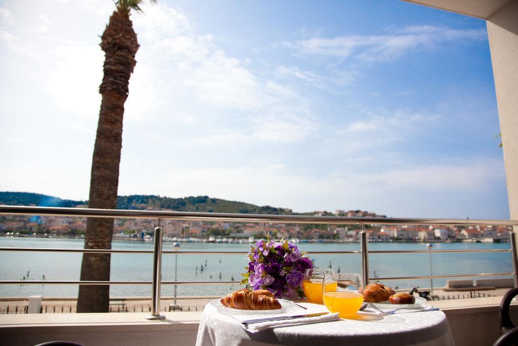 Apartments Svjetlana Trogir Exterior foto