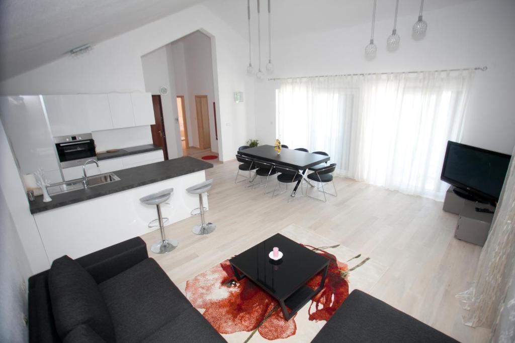 Apartments Svjetlana Trogir Habitación foto