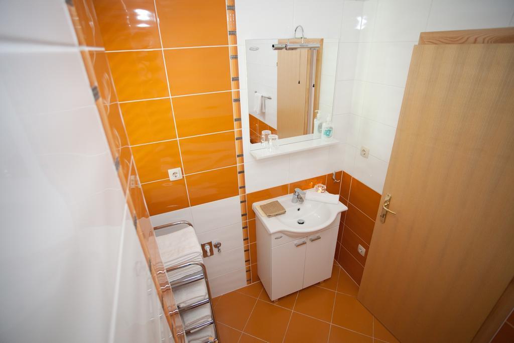 Apartments Svjetlana Trogir Exterior foto